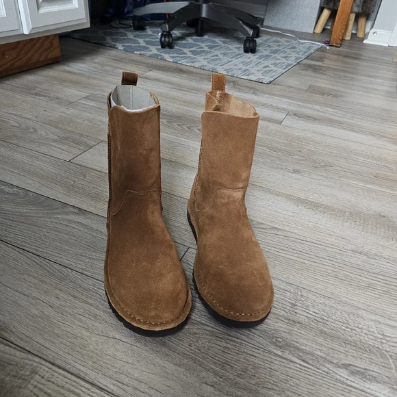 UGG Alida Chestnut Boots